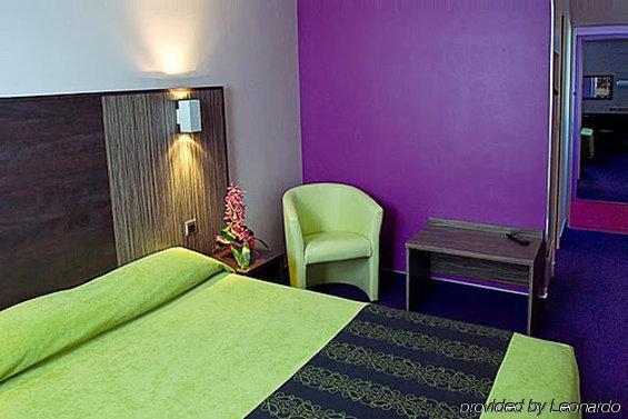 Tourhotel Blois La Chaussee-Saint-Victor Ruang foto